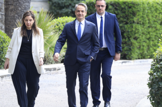 Το «ασυμβίβαστο υπουργού - βουλευτή» δεν εξαφανίζει το ρουσφέτι